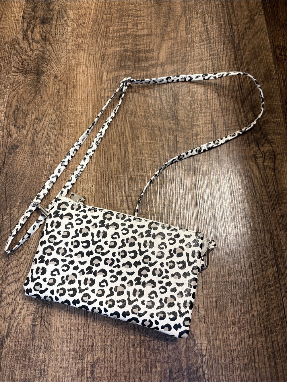 NWOT Jen & Co Leopard Print Crossbody Bag in Black & White